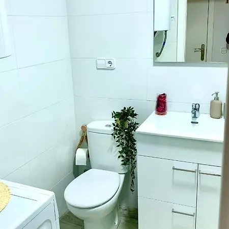 Moderno Junto A La Playa Y El Centro Apartment *