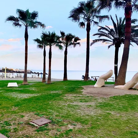 Moderno Junto A La Playa Y El Centro Apartament